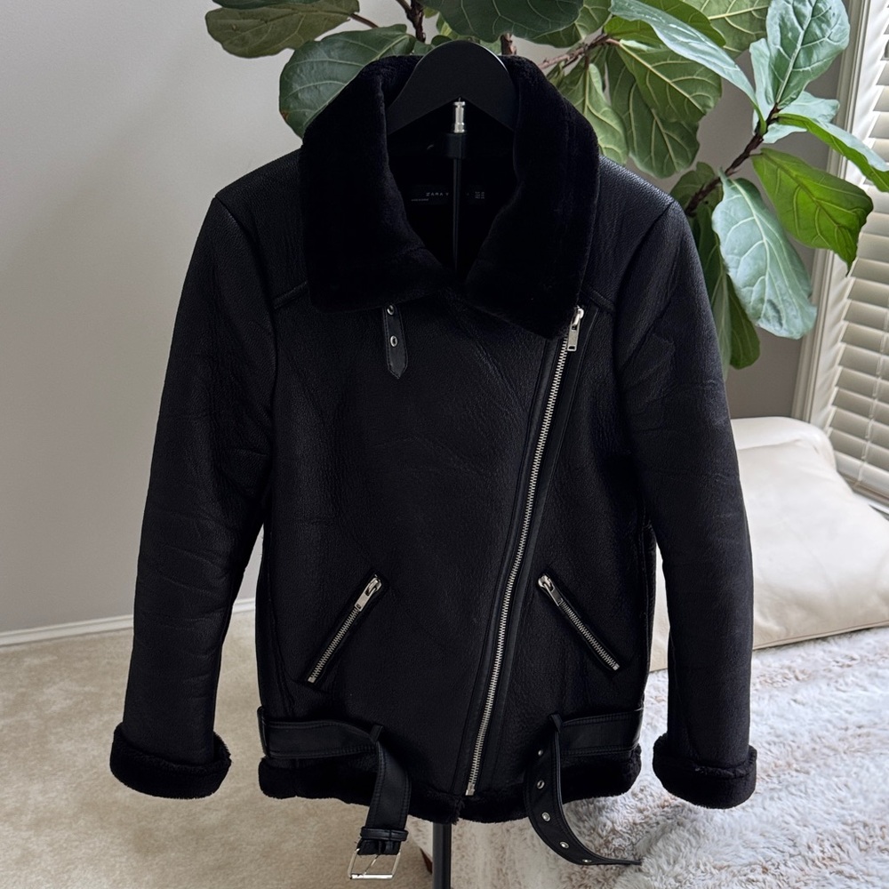Zara Woman Black Shearling faux Leather Jacket. Size XS